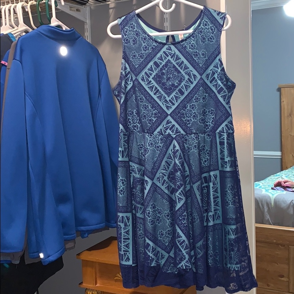blue dress